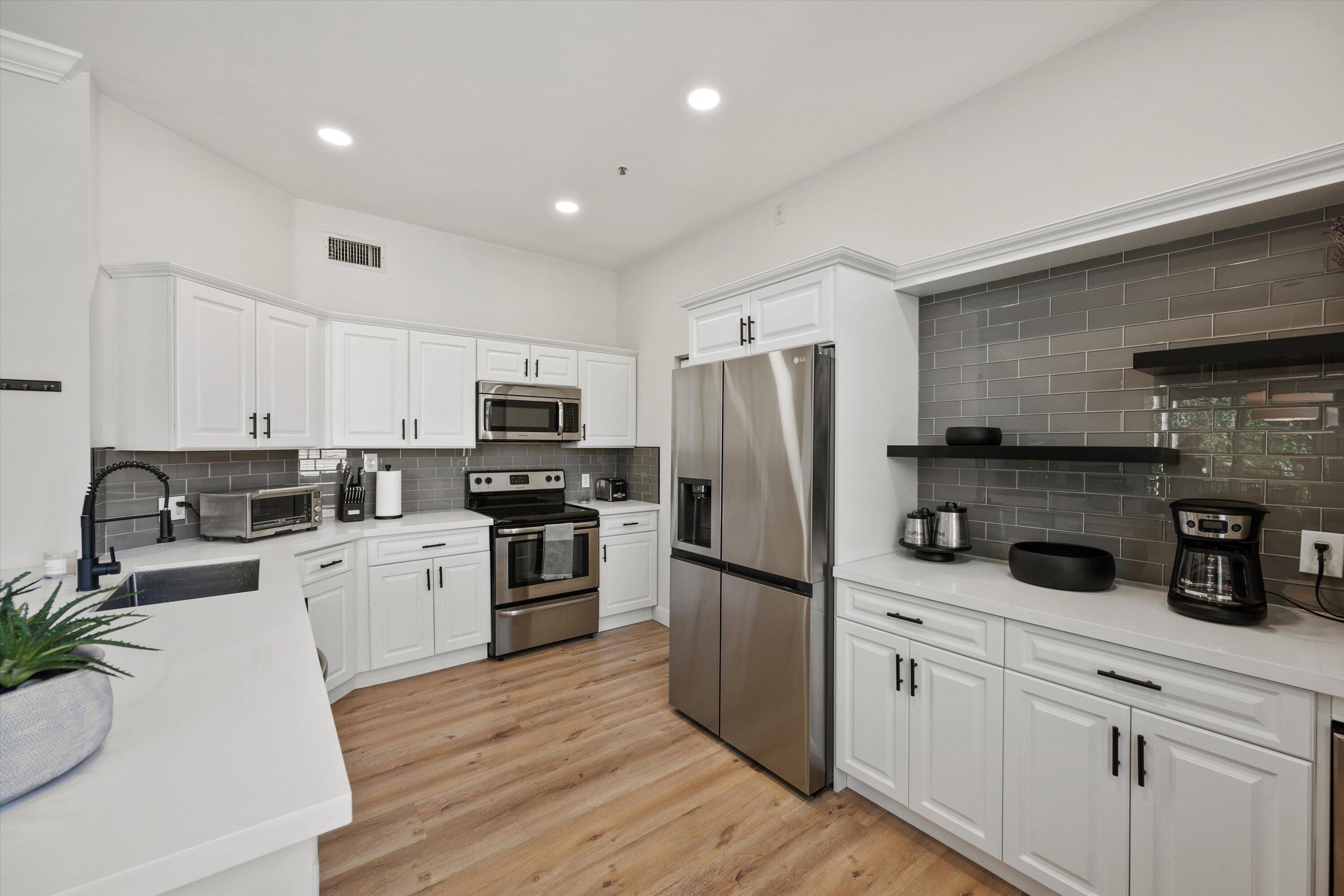 Properties 11770 St Andrews Place 301