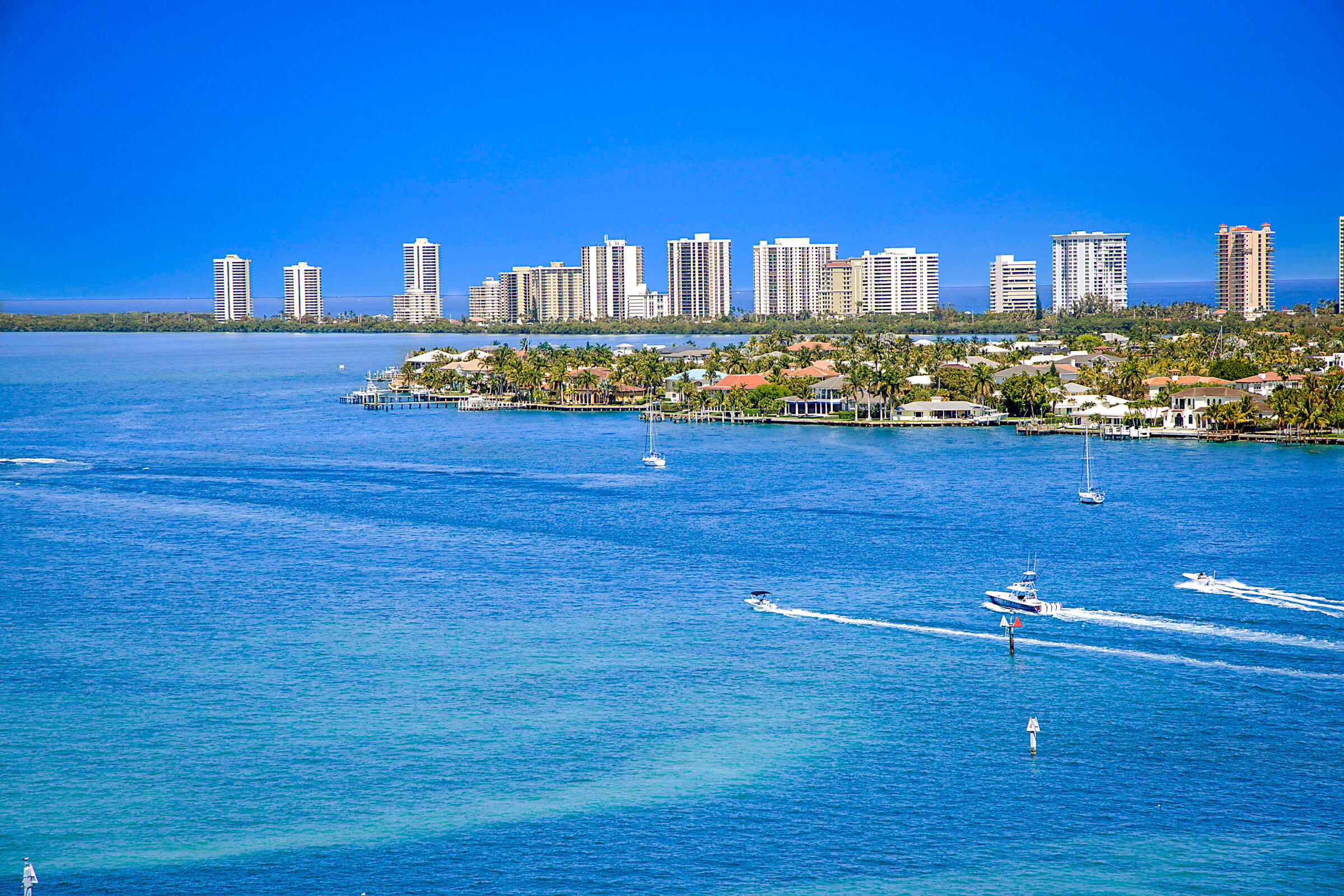 2640 Lake Shore Drive 1416