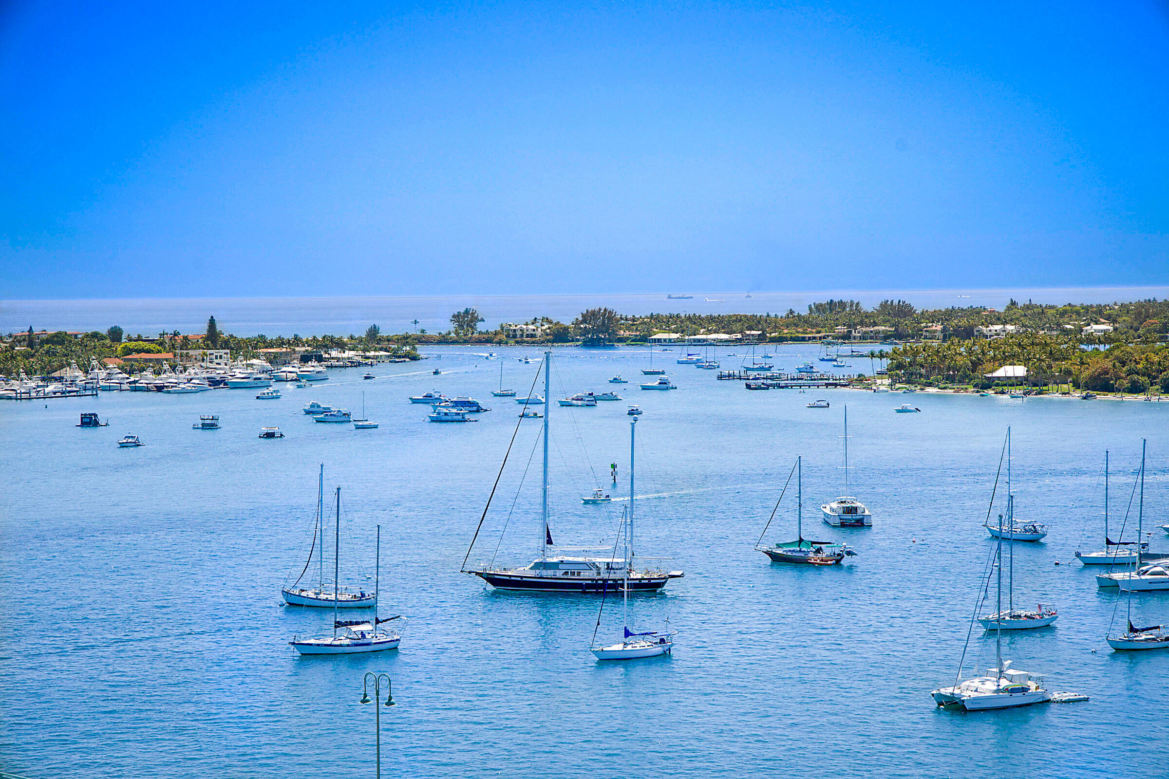 2640 Lake Shore Drive 1416