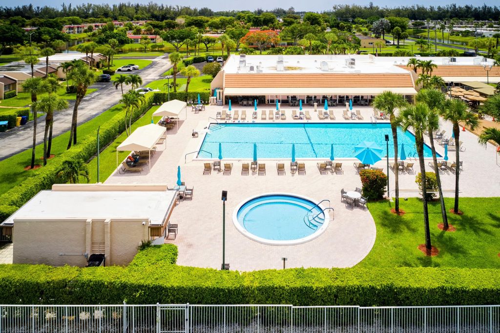 Photo of 175 Lake Susan Lane, West Palm Beach, FL 33411 (MLS # B26041312)