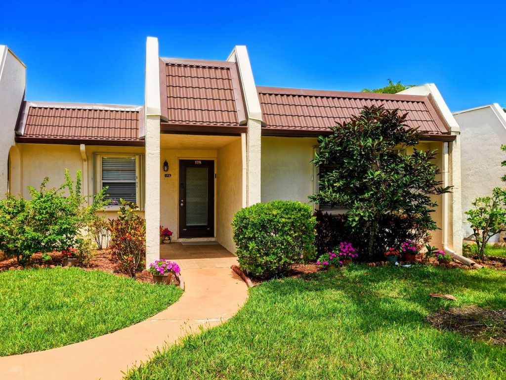 Photo of 175 Lake Susan Lane, West Palm Beach, FL 33411 (MLS # B26041312)