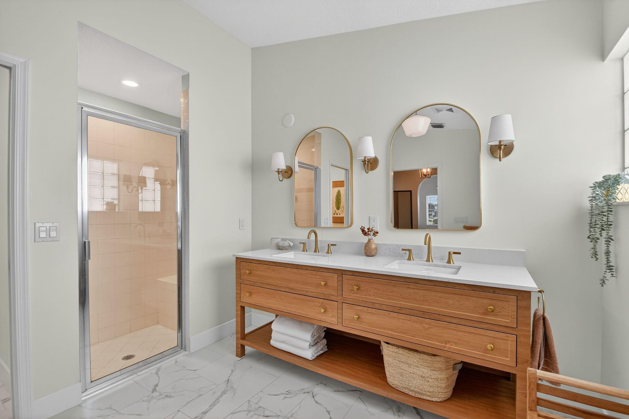 CASCADES - WATERFORD - Residential