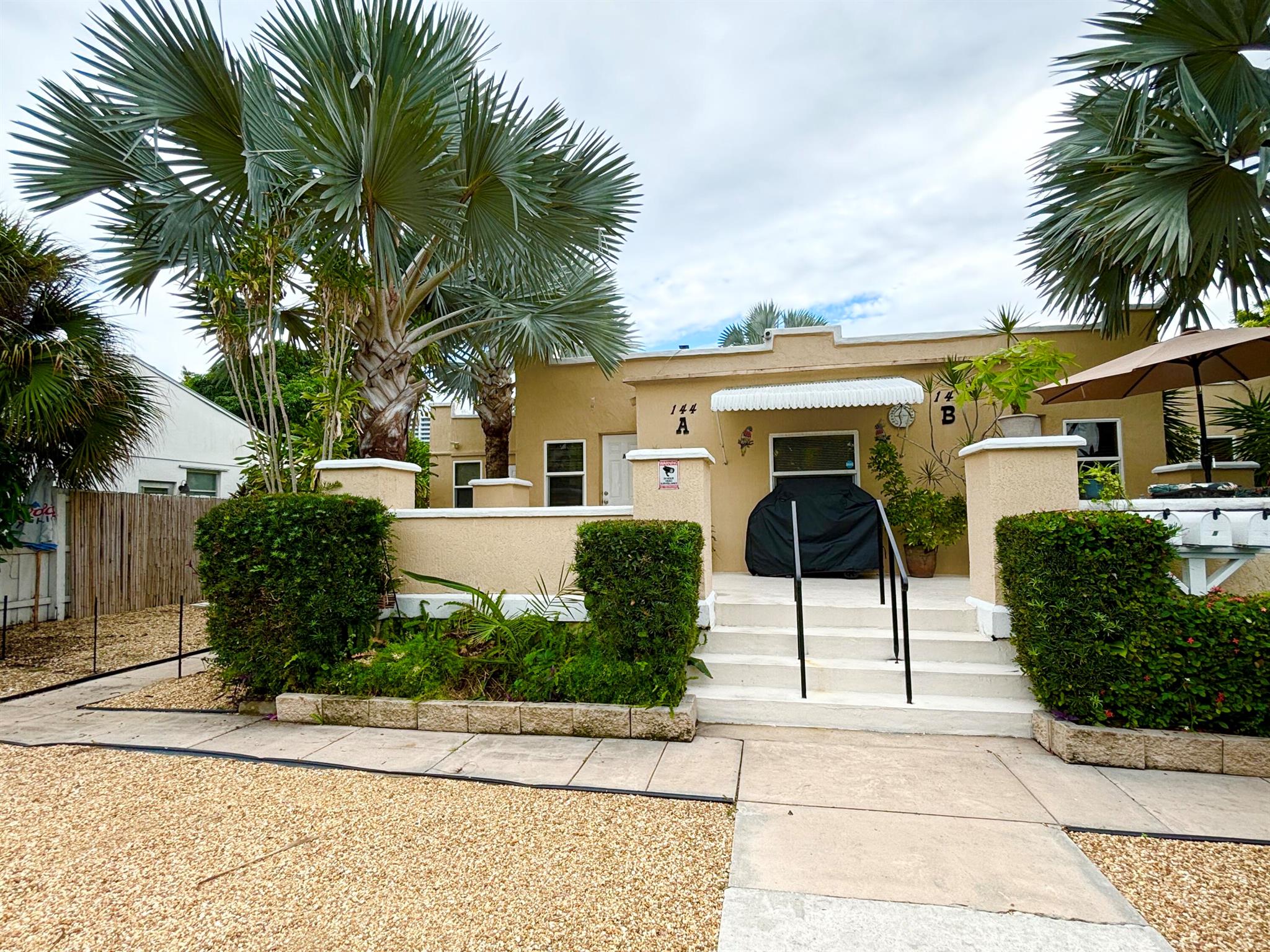 Gorgeous Lake Park neighborhood! This large duplex shows like a house! 2 large bedrooms plus a bonus room you could use as 3rd bedroom/office. Spacious patio perfect for your plants and BBQ. Tile floors, impact windows, and new paint. Shared laundry area is included (free- not coin op),. Landlord maintains the huge yard. Water included! This property is pet friendly for approved animals under 30lbs . This lovely home is in an established treelined neighborhood, on a spacious lot just a short distance to Kelsey Park, Lake Park Harbor Marina, and the Intracoastal Waterway. To the west on Park Ave, there is the Lake Park Library and Post Office, Brewhouse Gallery and Kelsey Theatre. Close to Singer Island's gorgeous ocean beach!