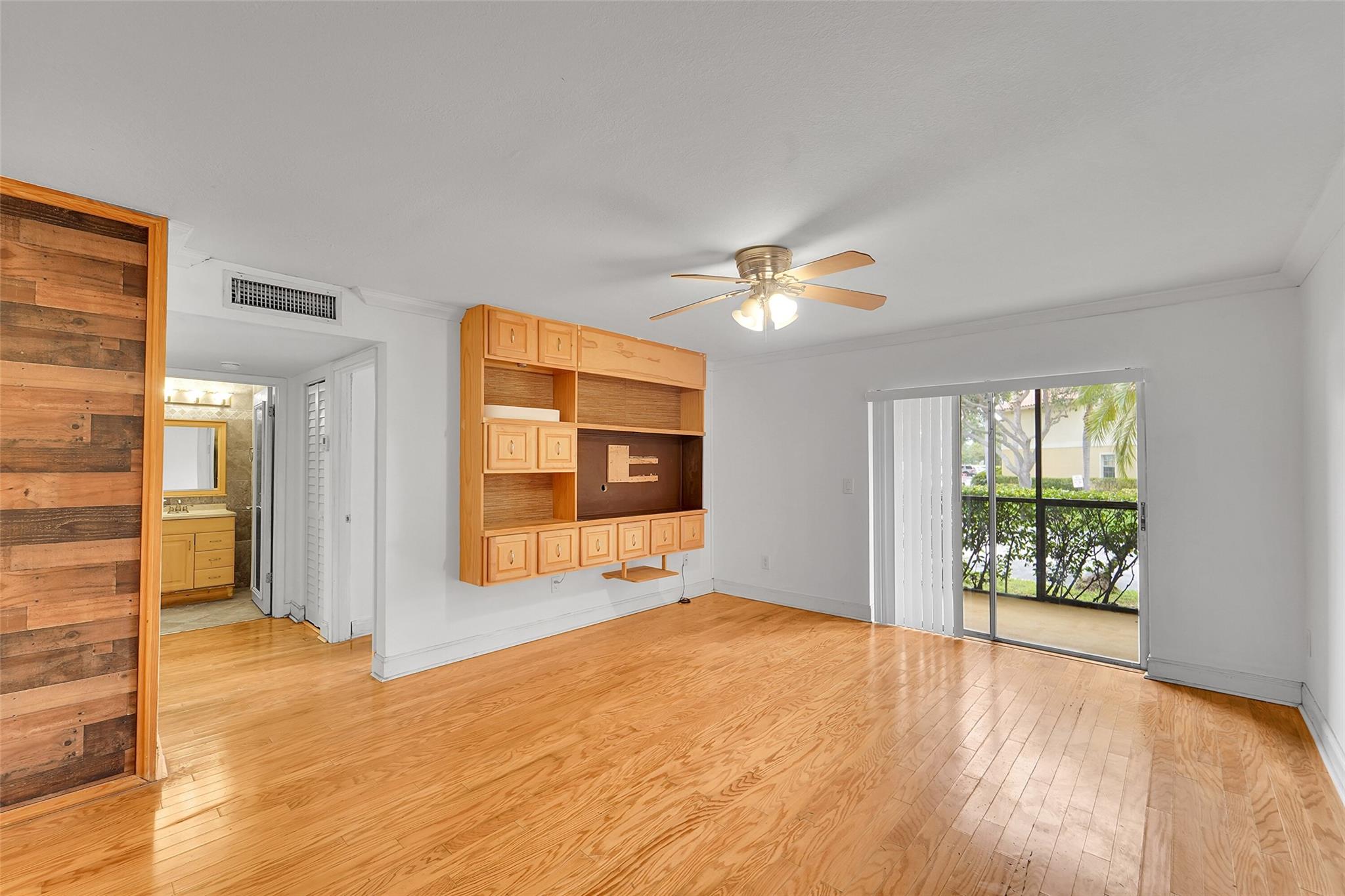 1265 SW 46th Ave 2205