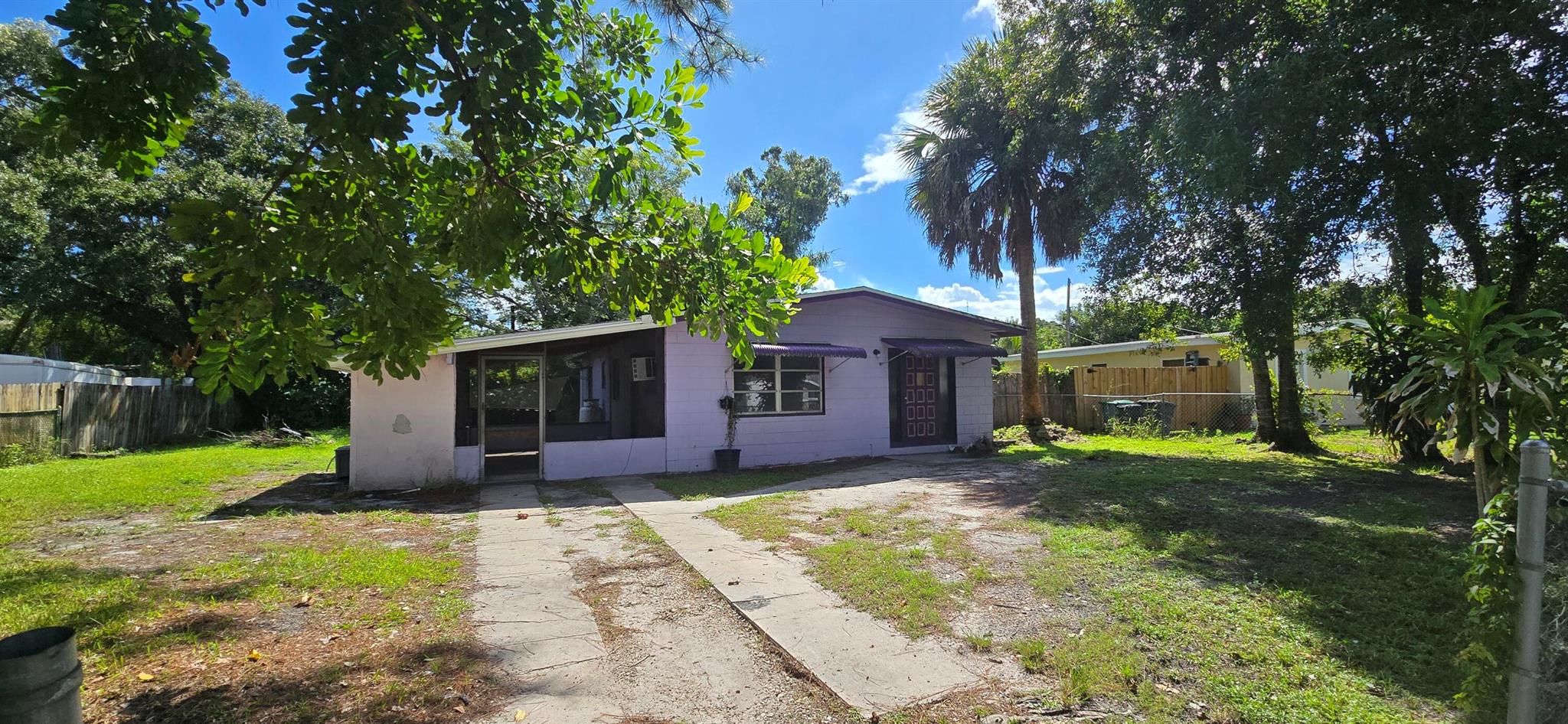 CALLING ALL INVESTORS, This one's for you! An affordable gem in the heart of the city. This property delivers value and potential with solid bones and room to personalize, this home is ready for your vision and creativity. Don't miss the opportunity to own in a growing market with easy access to US-1 and I-95. With the beaches, shopping, restaurants, bakeries, boutiques and more being within minutes this diamond in the rough just needs to be polishe up so it can shine!