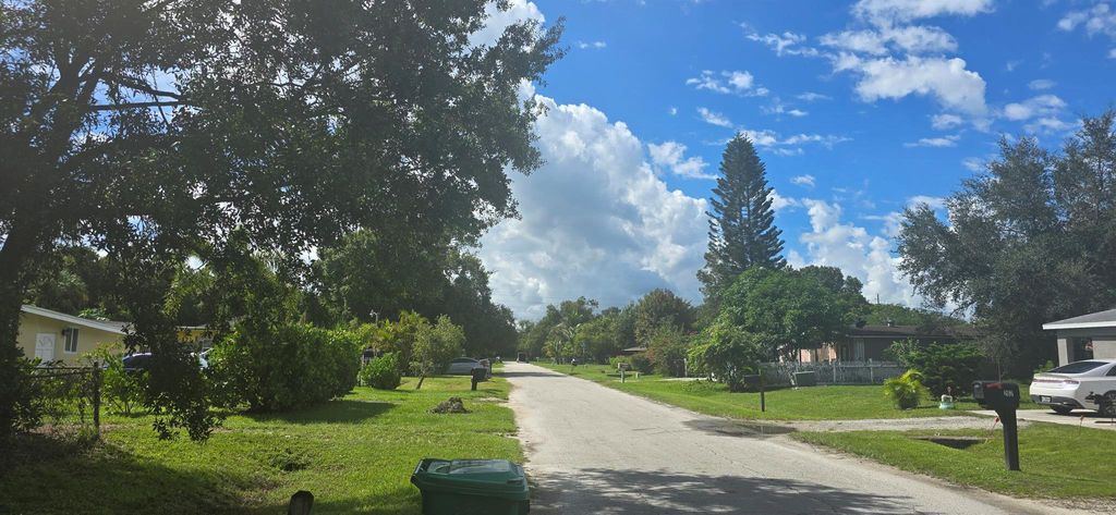 Photo of 208 N 40th Street, Fort Pierce, FL 34947 (MLS # R11124205)