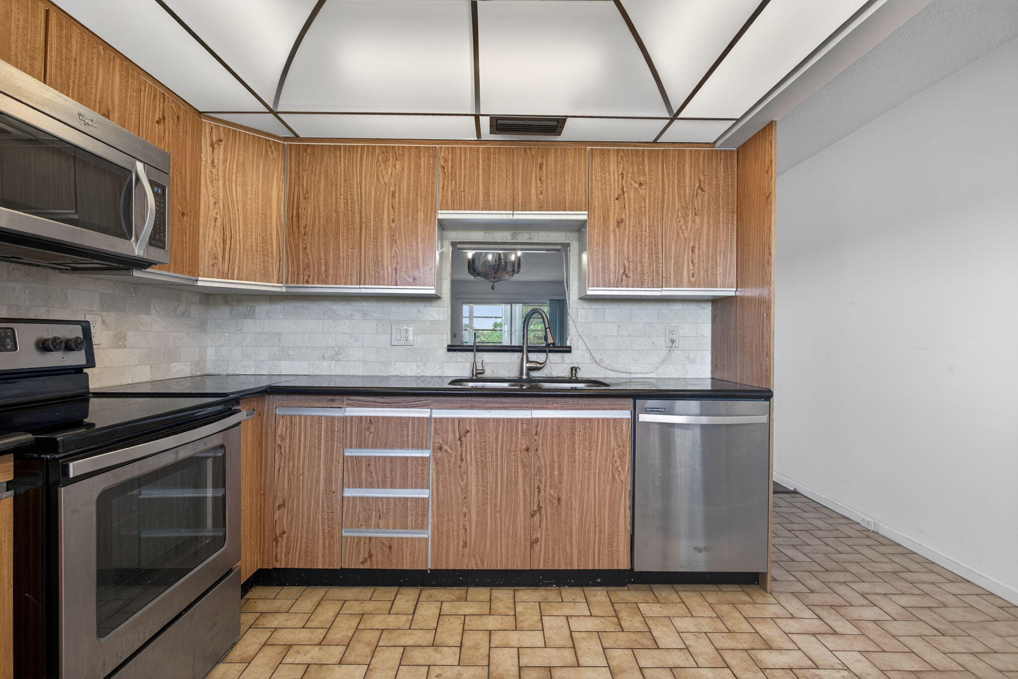 PORTOFINO VILLAGE 2-E CONDO - Residential