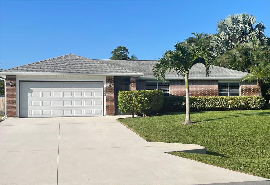 Photo of 1072 SW Dalton Avenue, Port Saint Lucie, FL 34953 (MLS # F10456732)