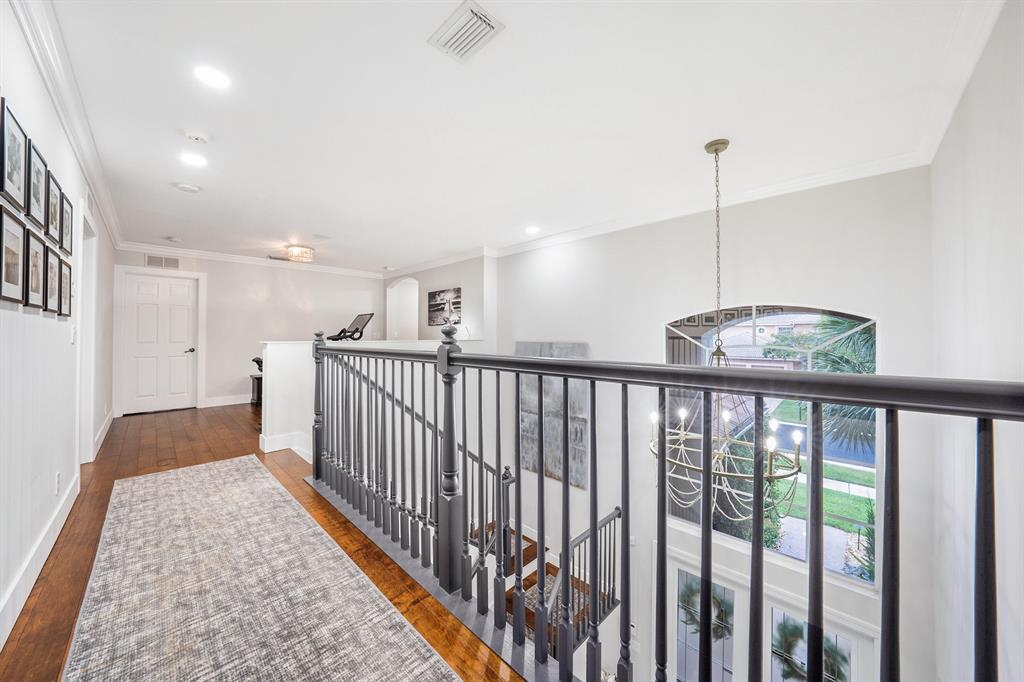 SECRET POND - Residential