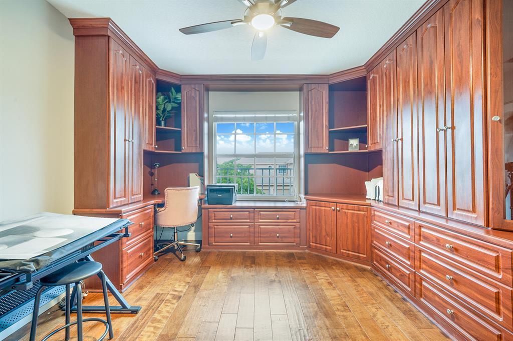 SECRET POND - Residential