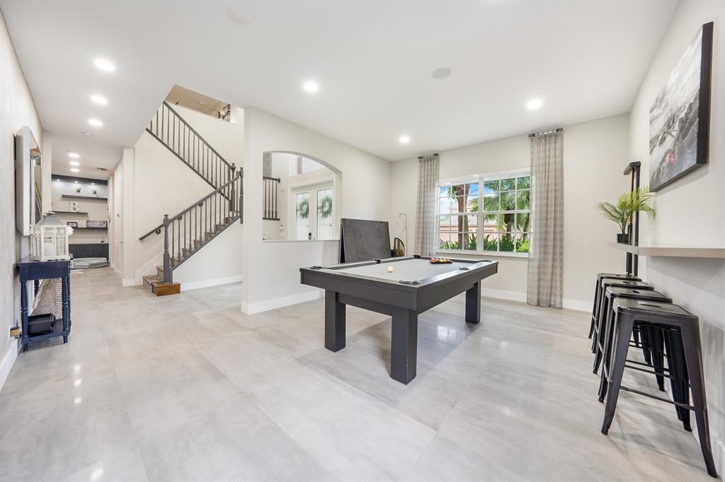 SECRET POND - Residential