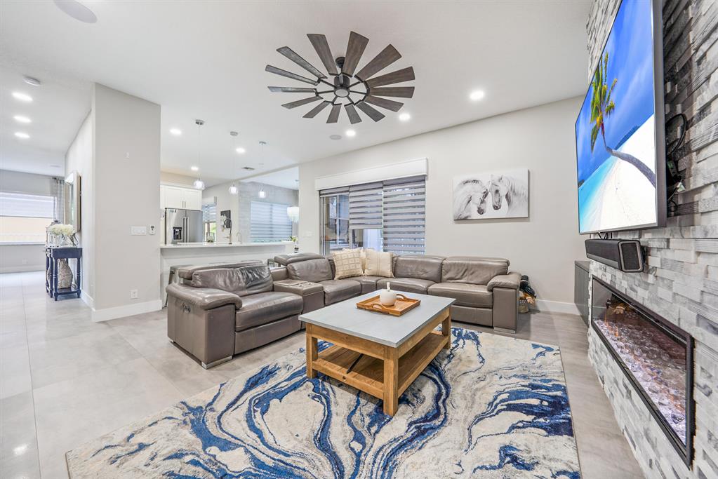 SECRET POND - Residential