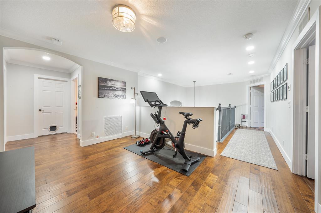 SECRET POND - Residential