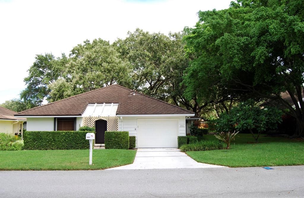Photo of 11320 Twelve Oaks Way, North Palm Beach, FL 33408 (MLS # R10739275)