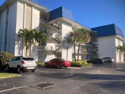 2936 Lake Shore Drive 409 Riviera Beach FL 33404