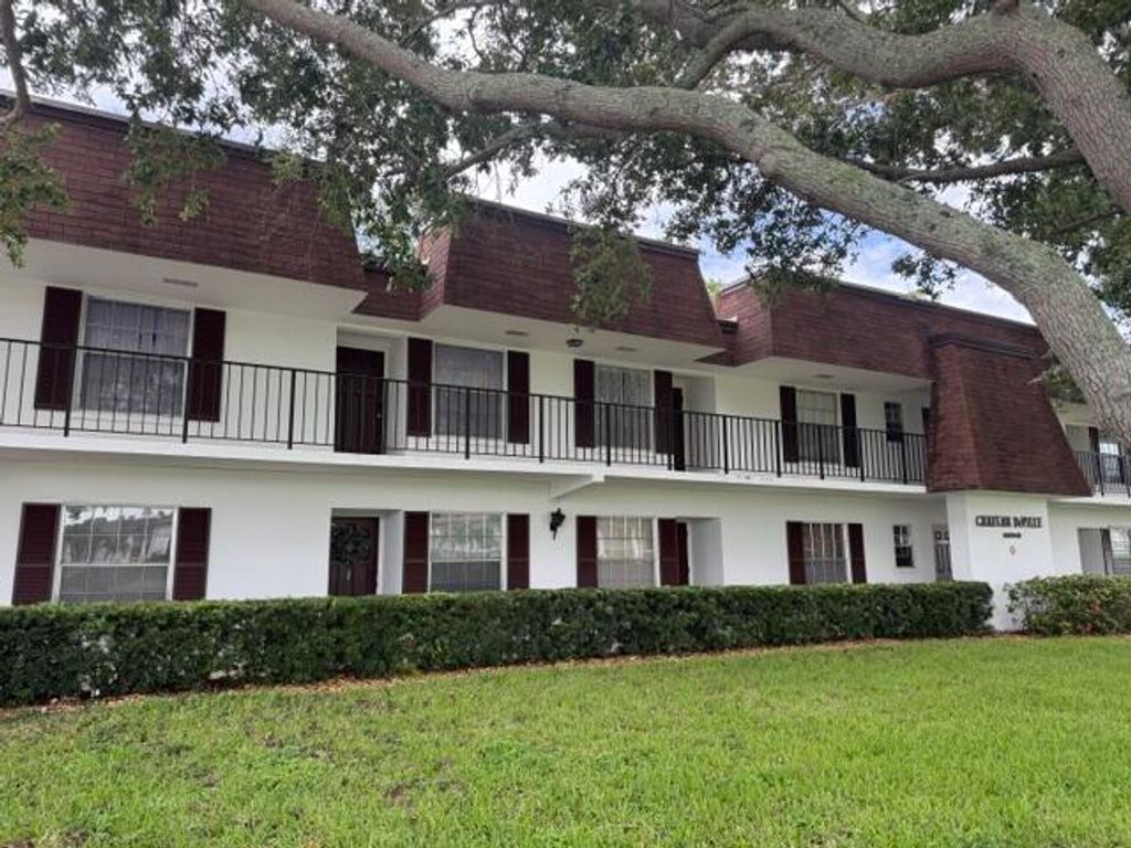 Photo of 10040 Meridian Way N #103, Palm Beach Gardens, FL 33410 (MLS # B26047665)