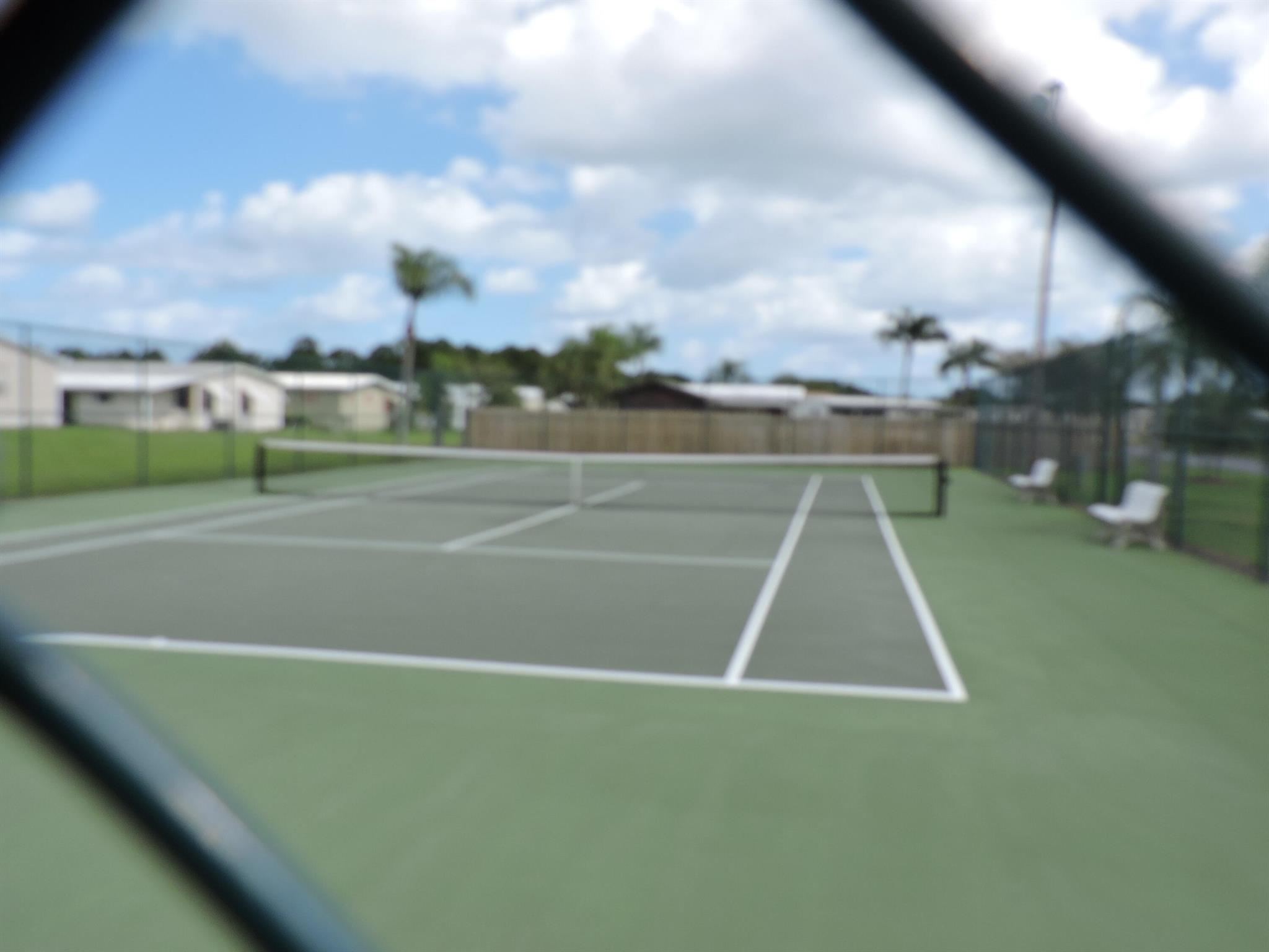 PINELAKE GARDENS ESTATES - Residential Lease