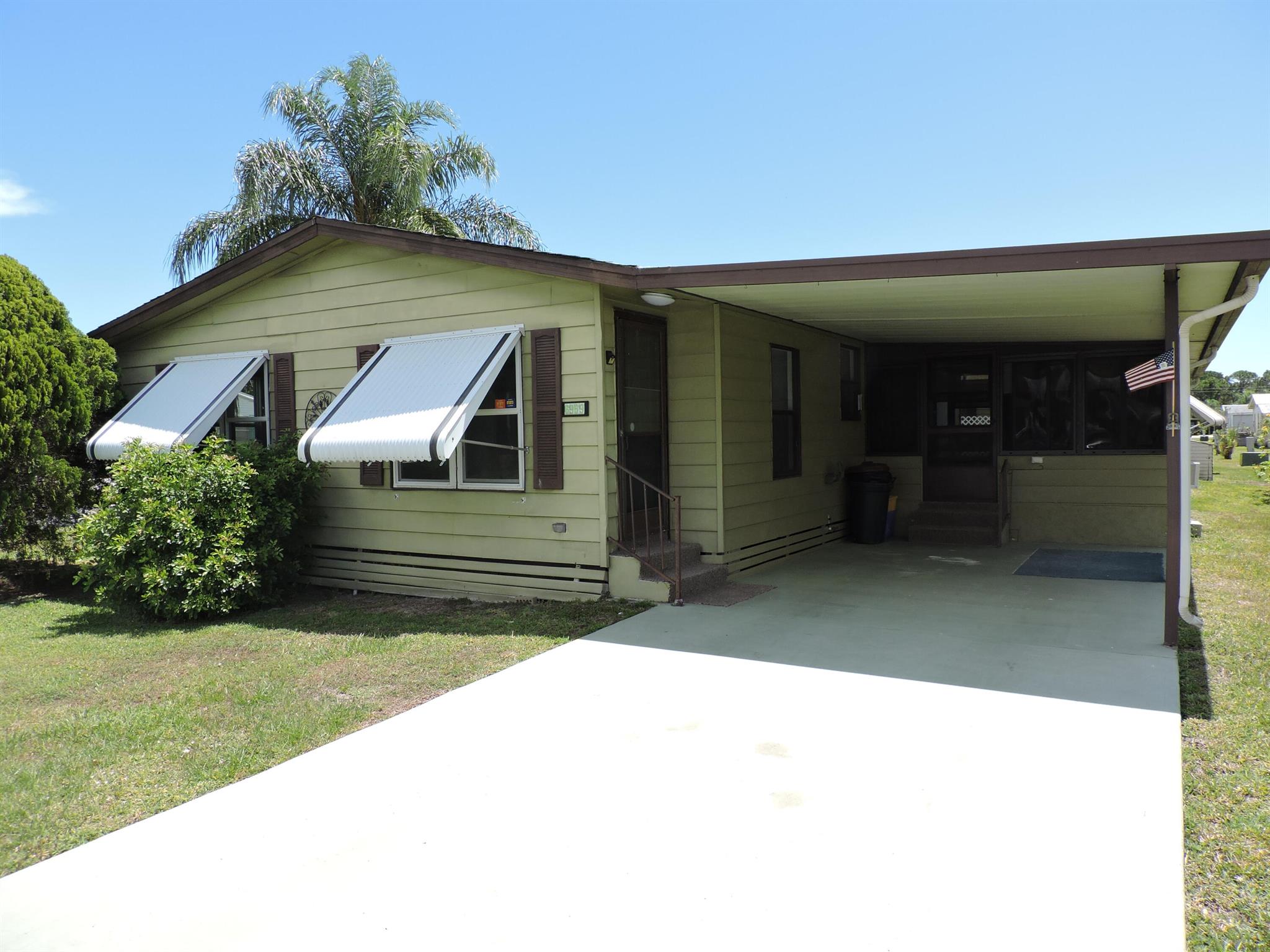 PINELAKE GARDENS ESTATES - Residential Lease