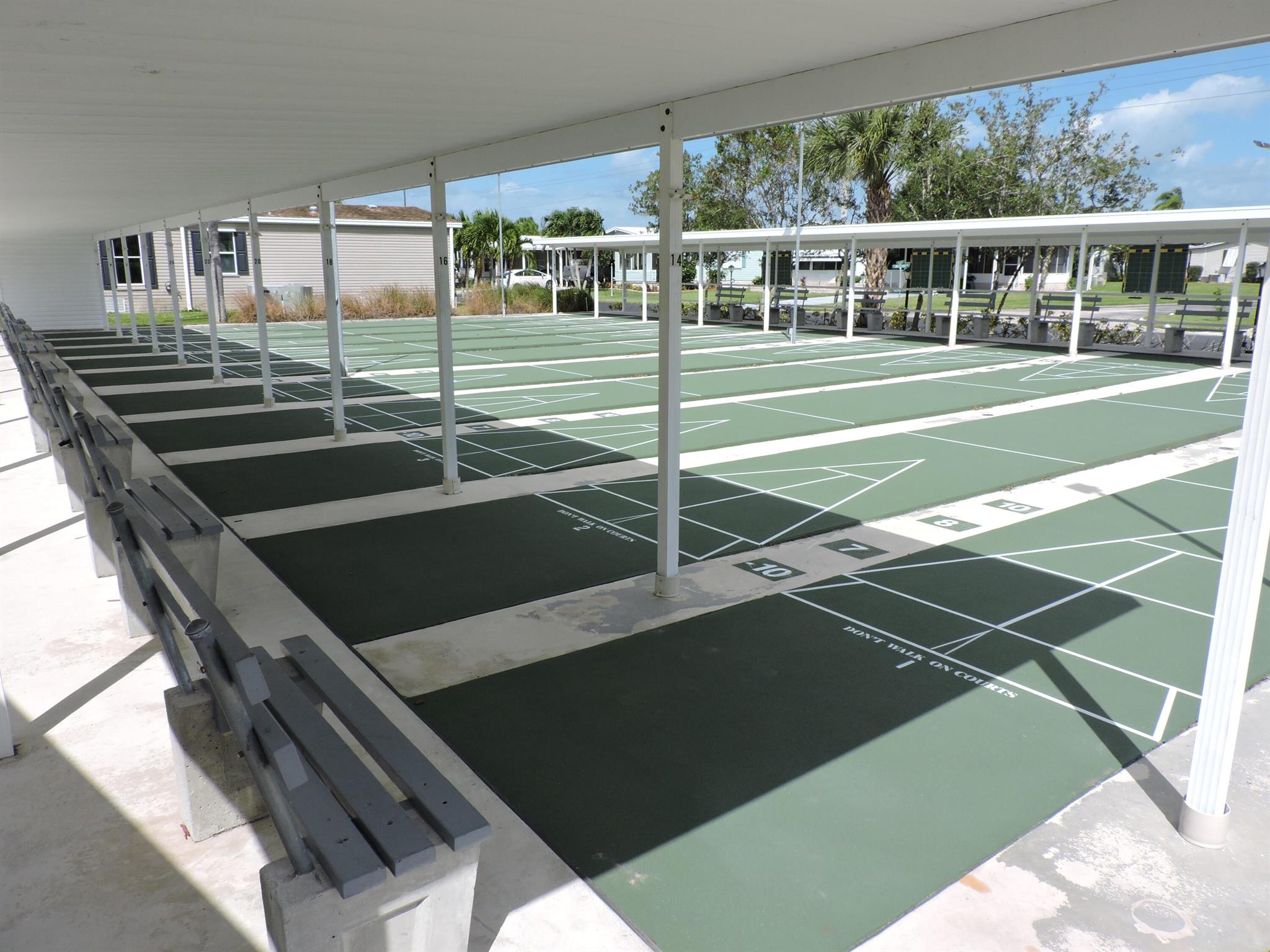 PINELAKE GARDENS ESTATES - Residential Lease