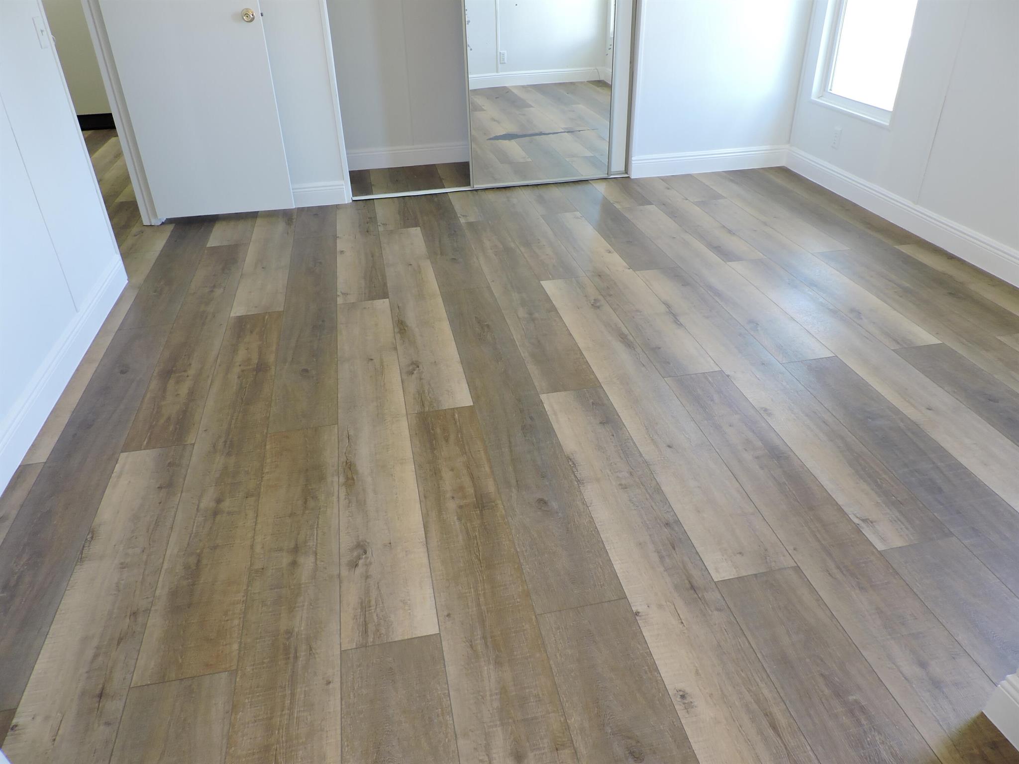 PINELAKE GARDENS ESTATES - Residential Lease