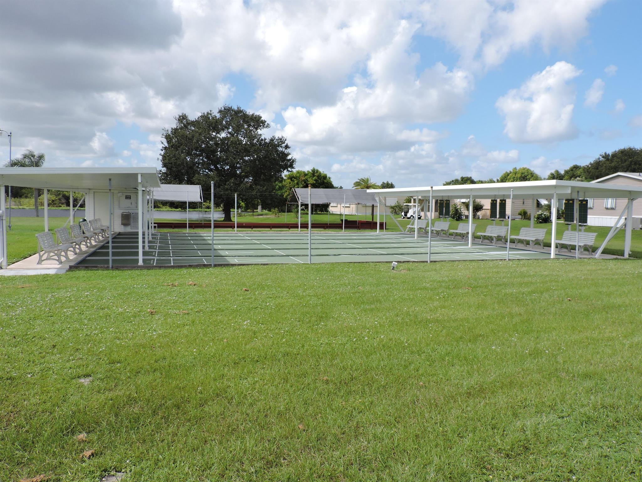 PINELAKE GARDENS ESTATES - Residential Lease