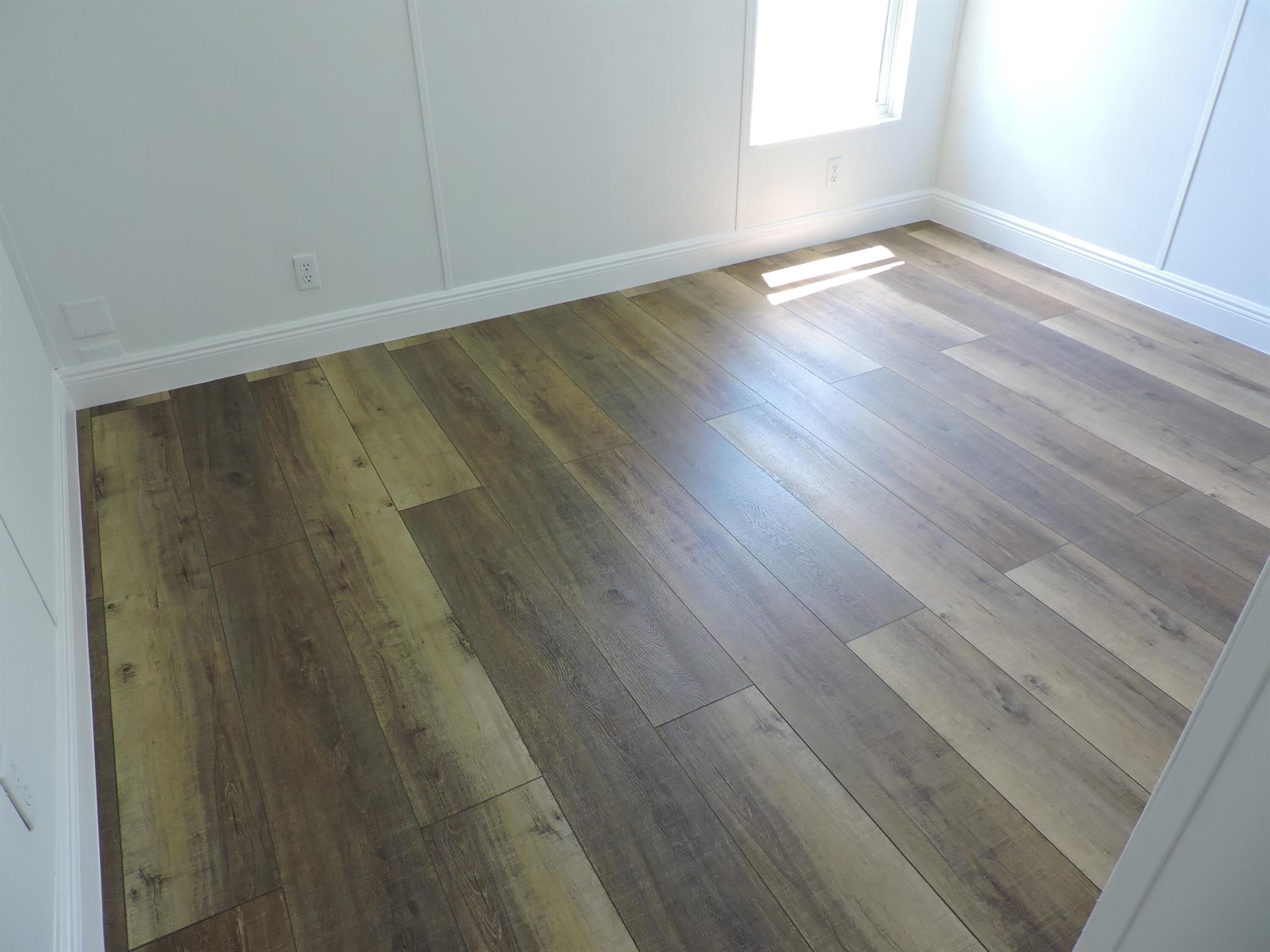 PINELAKE GARDENS ESTATES - Residential Lease