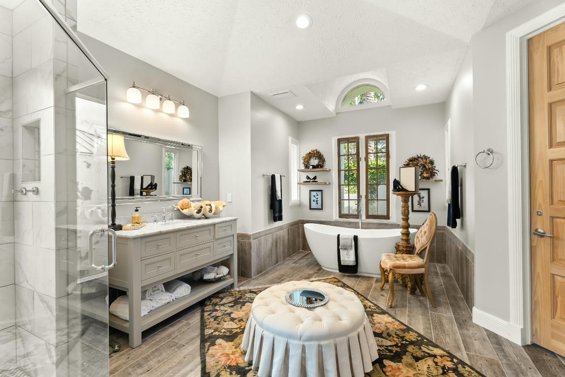 BAY POINTE - Residential