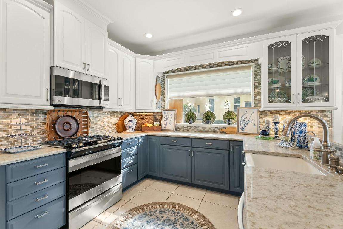 BAY POINTE - Residential