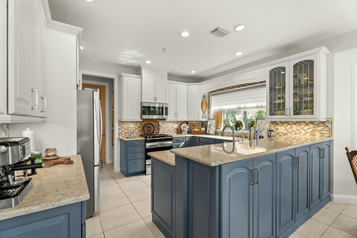 BAY POINTE - Residential