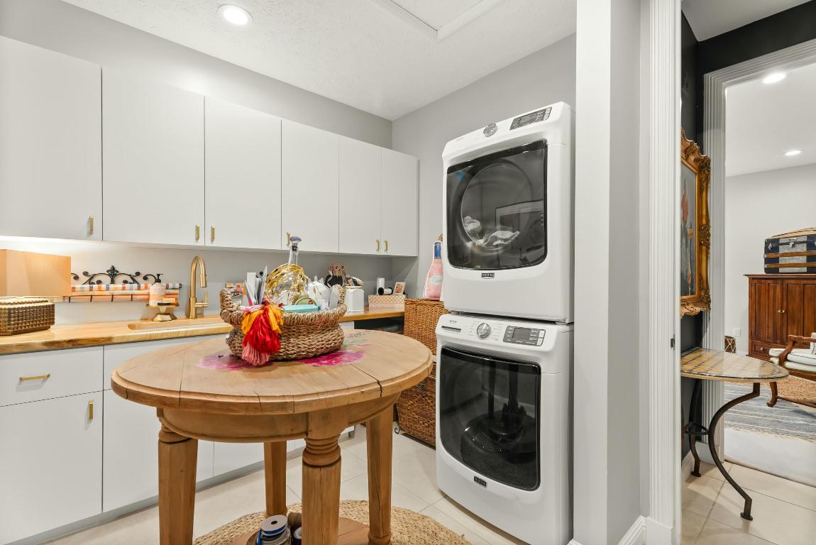 BAY POINTE - Residential