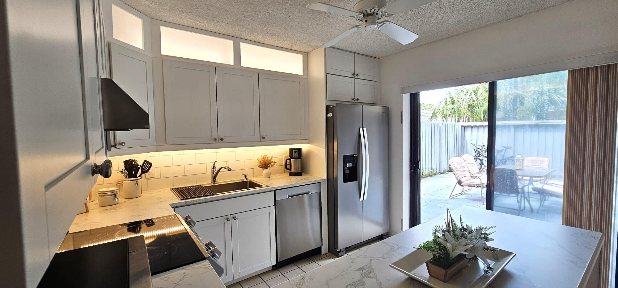 View photos, virtual tours, details... 335 S Waverly Place 7a