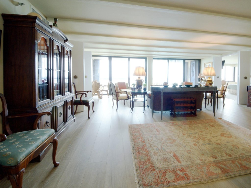 2480 Presidential Way 1703, West Palm Beach, FL, 33401/$409,000 1 2480 Presidential Way 1703