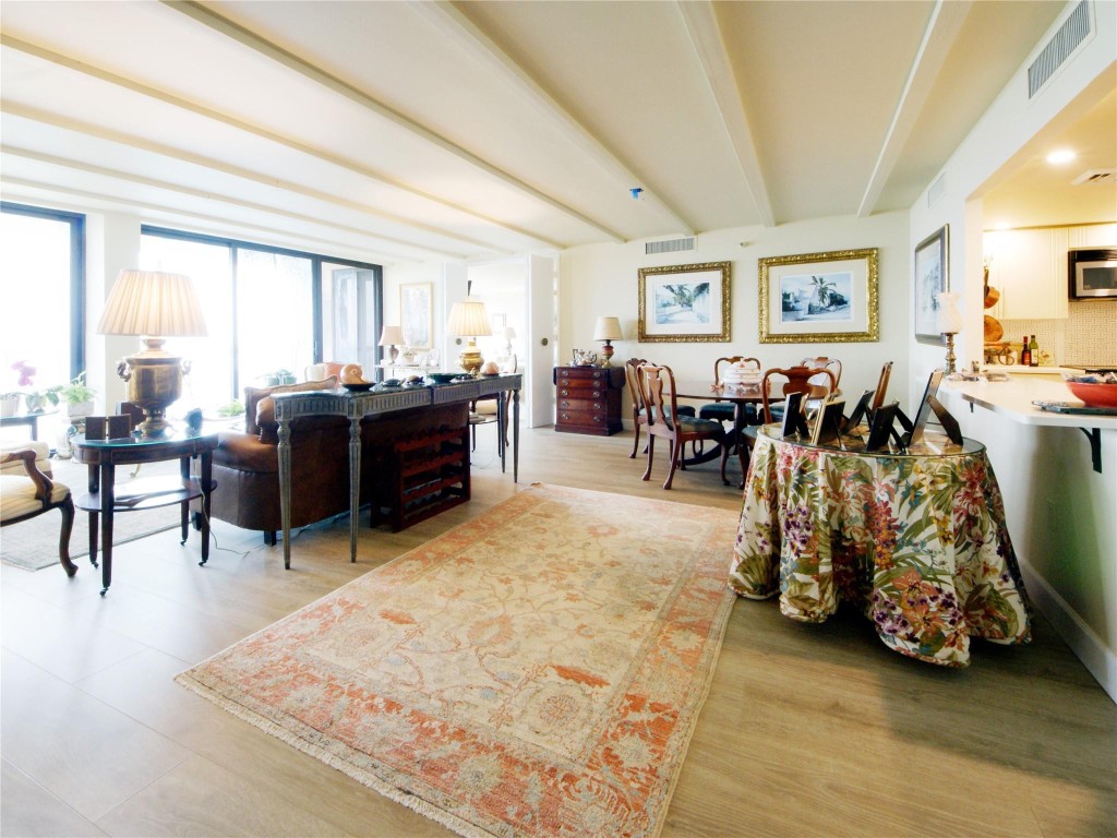 2480 Presidential Way 1703, West Palm Beach, FL, 33401/$409,000 2 2480 Presidential Way 1703