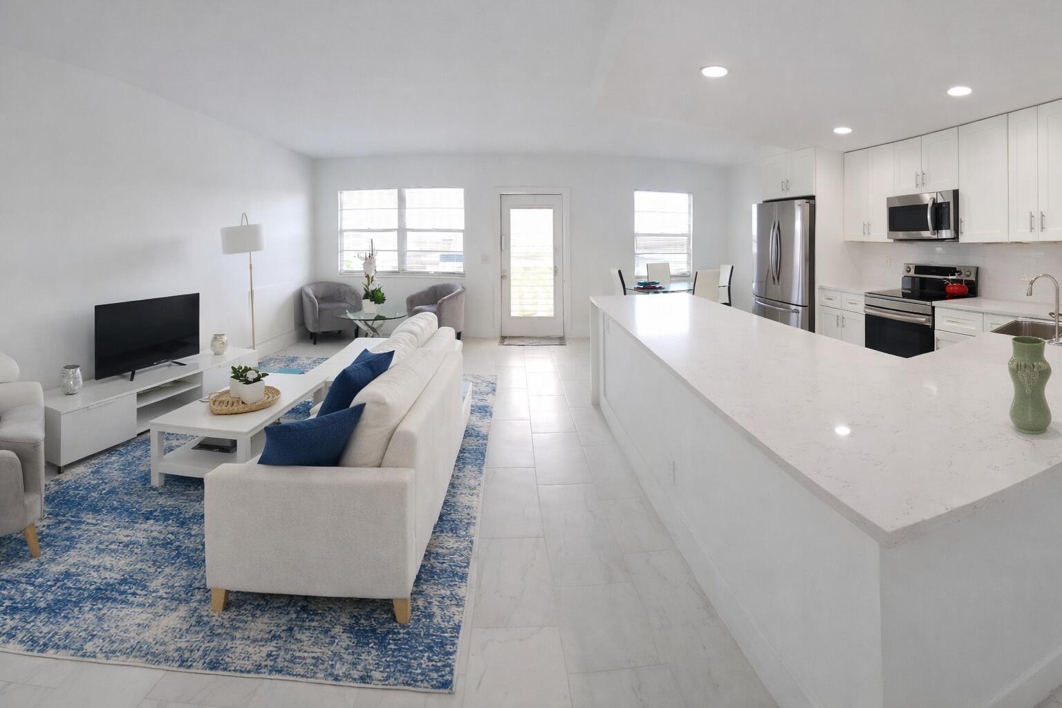 LINCOLN AT CENTURY VILLAGE CONDO - Residential Lease