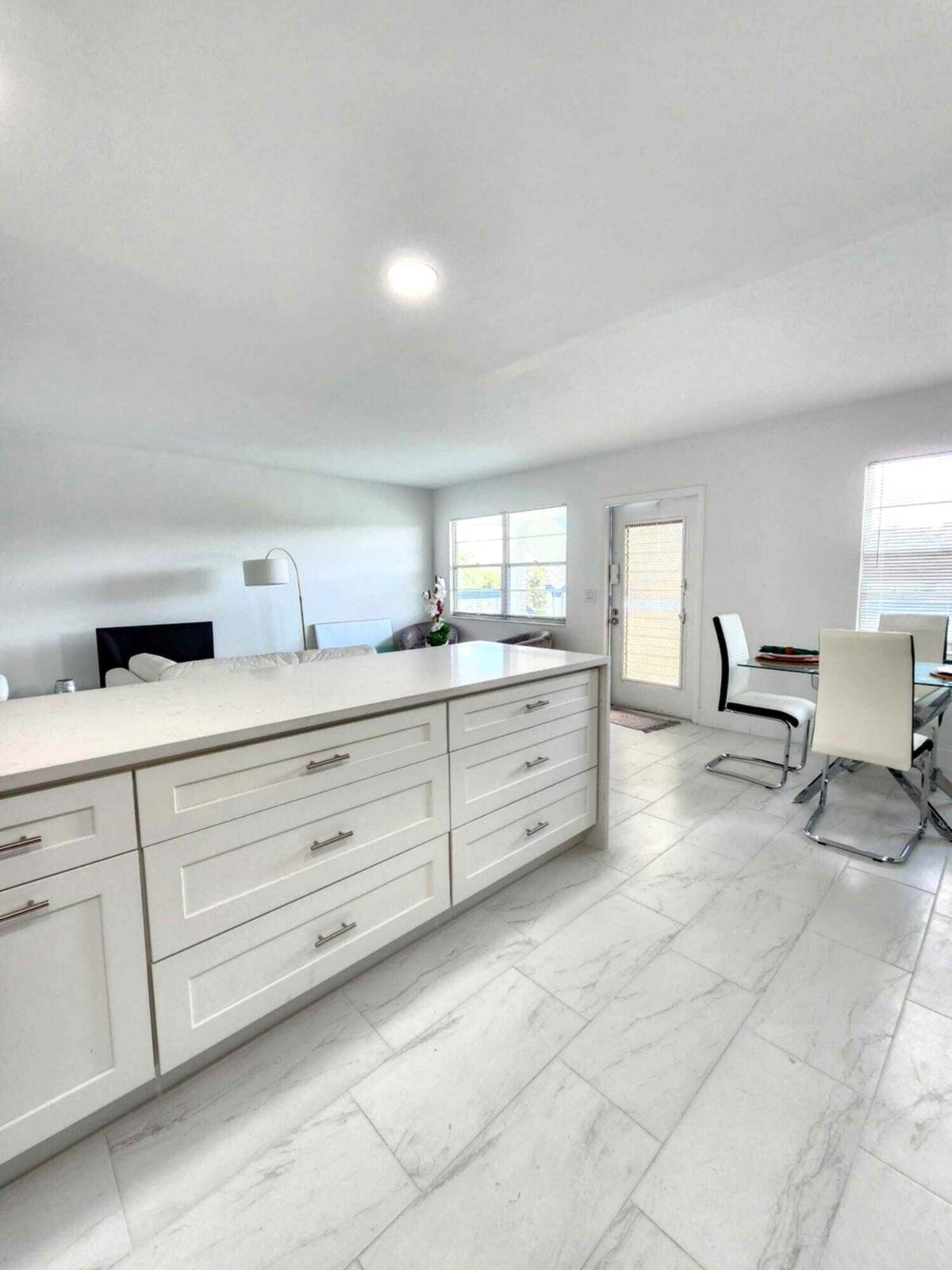 LINCOLN AT CENTURY VILLAGE CONDO - Residential Lease