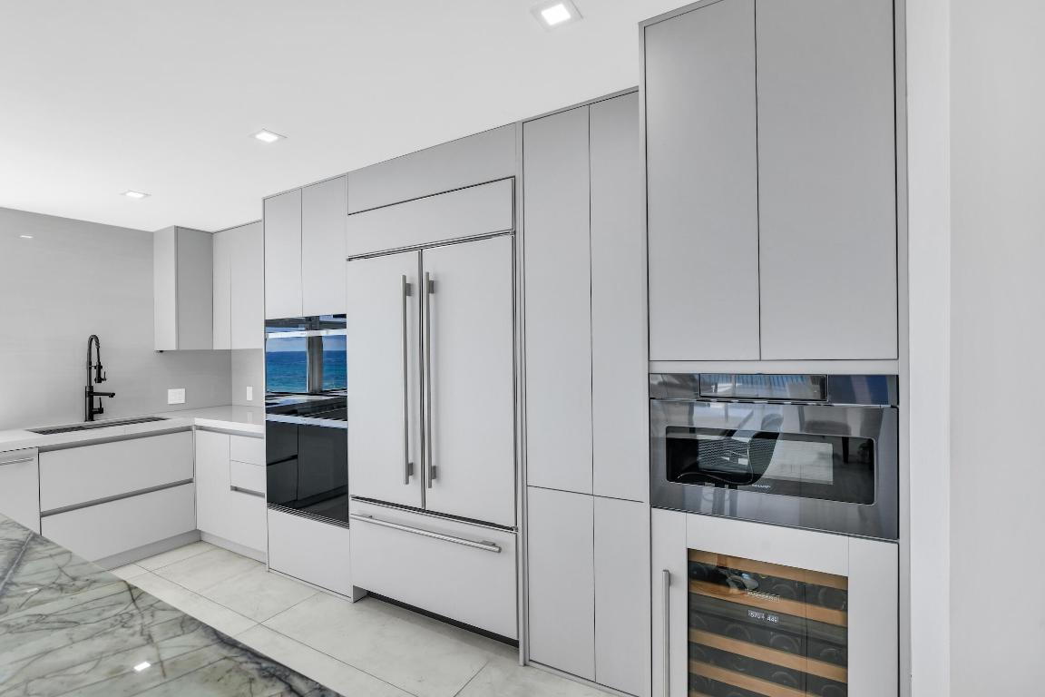 WHITEHALL - Residential