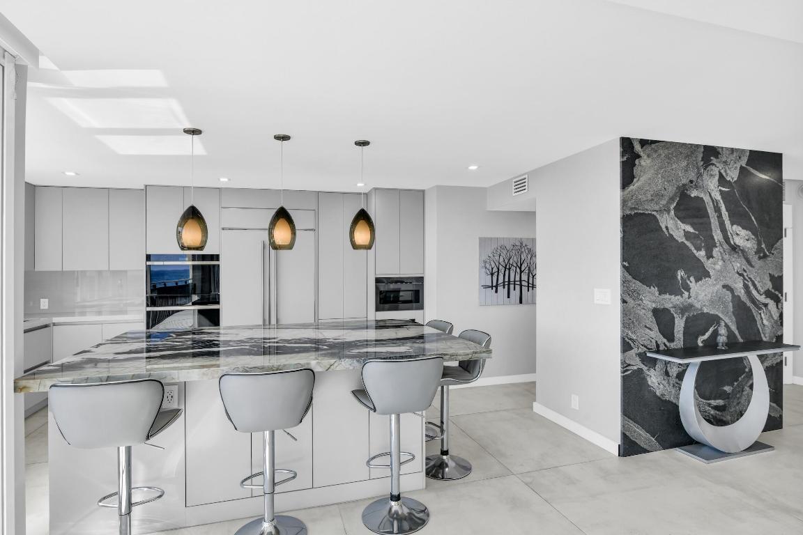 WHITEHALL - Residential