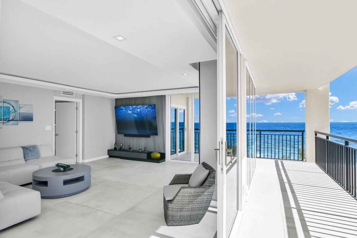 WHITEHALL - Residential