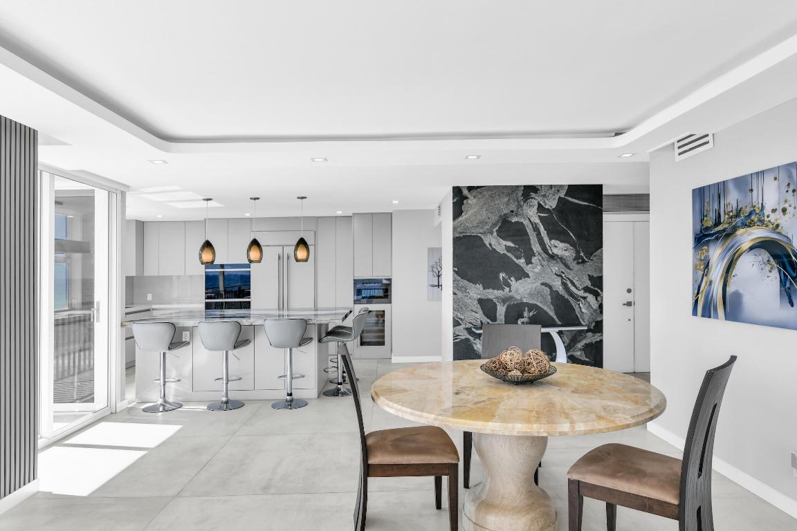 WHITEHALL - Residential