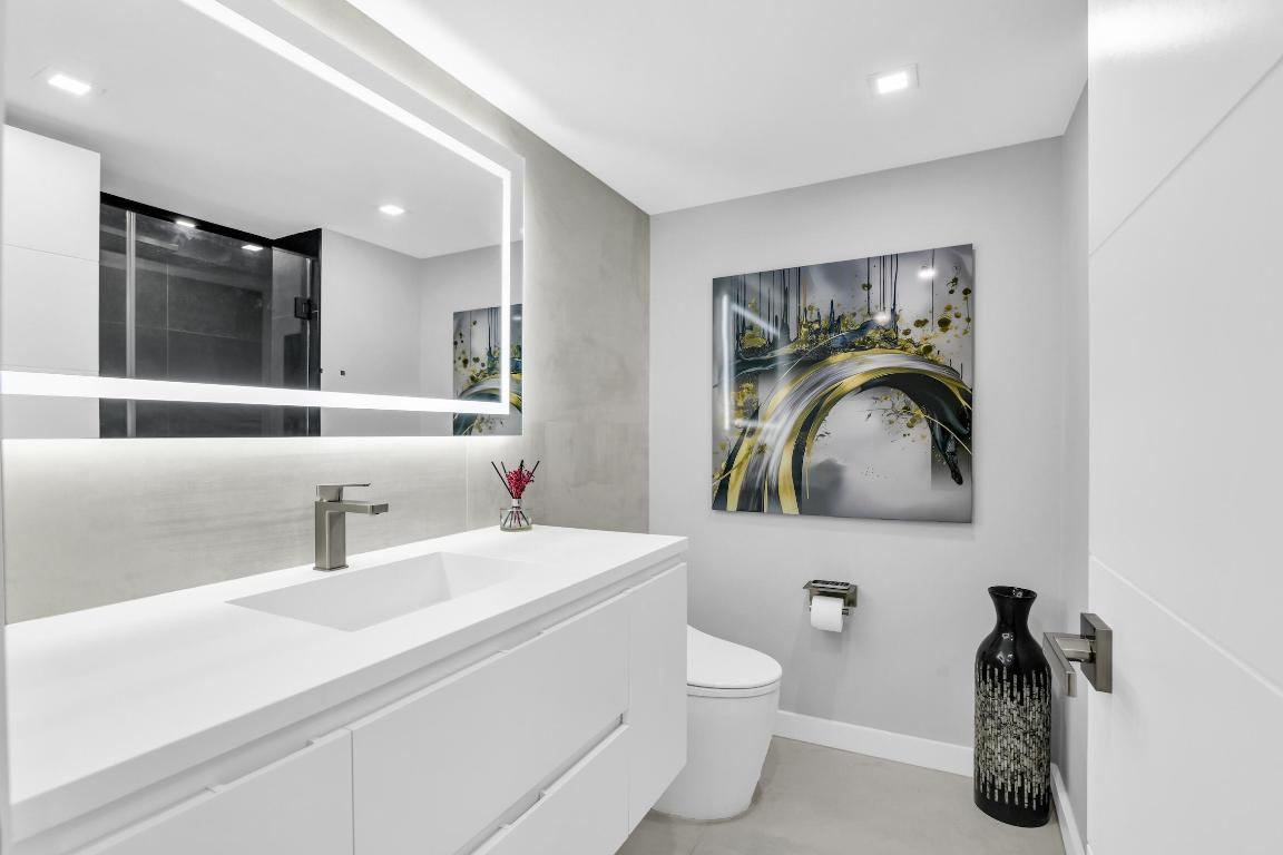 WHITEHALL - Residential