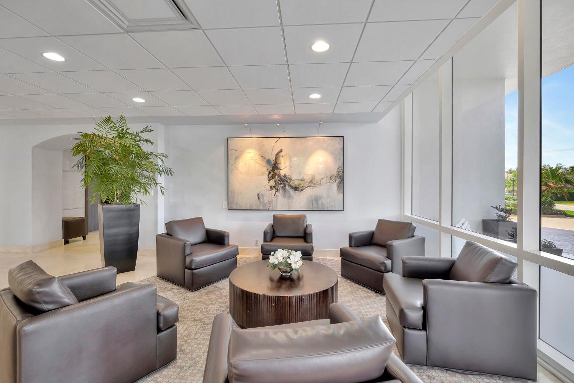 WHITEHALL - Residential