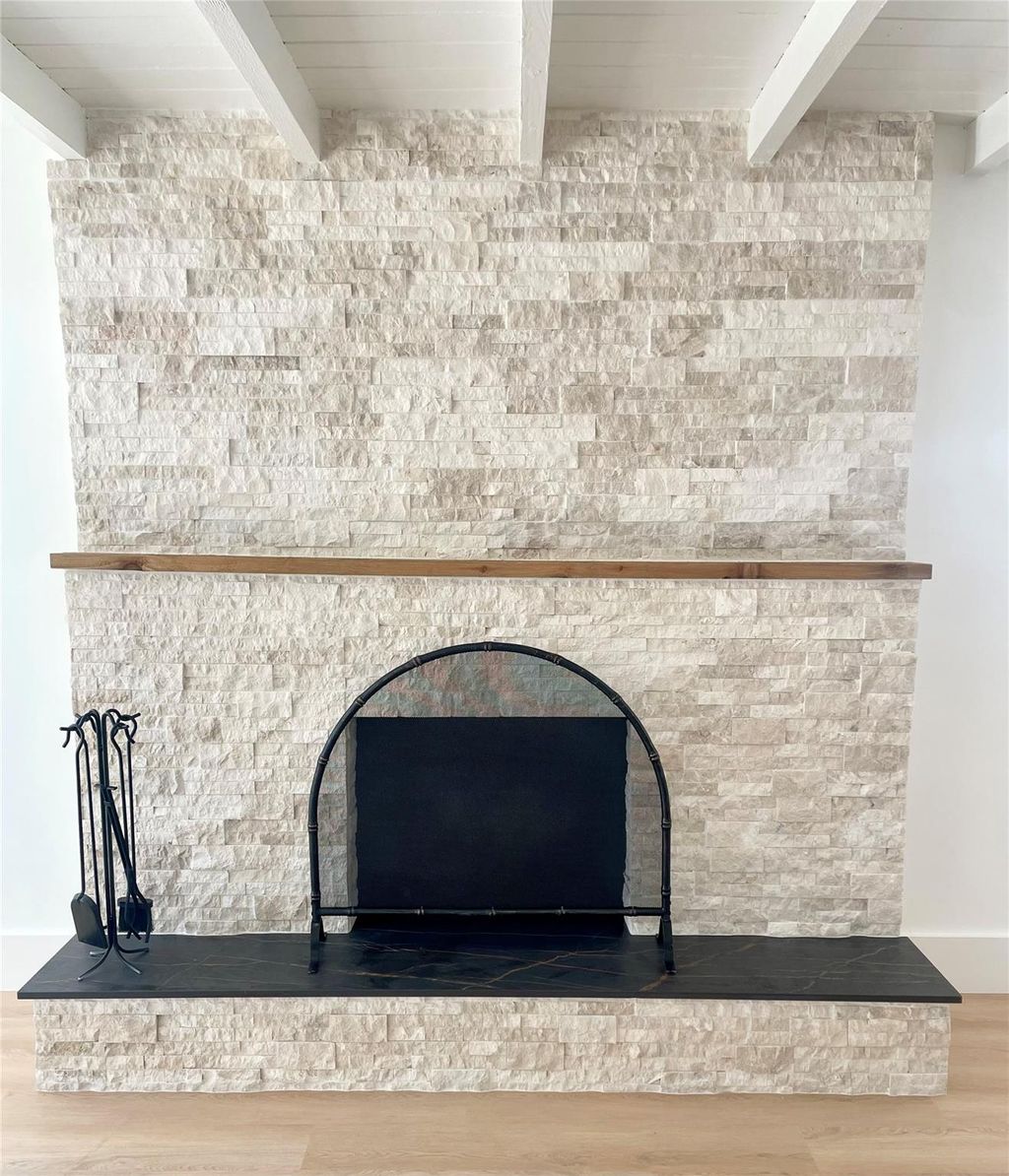 Photo of 924 SW 11th Street, Boca Raton, FL 33486 (MLS # F10479910)