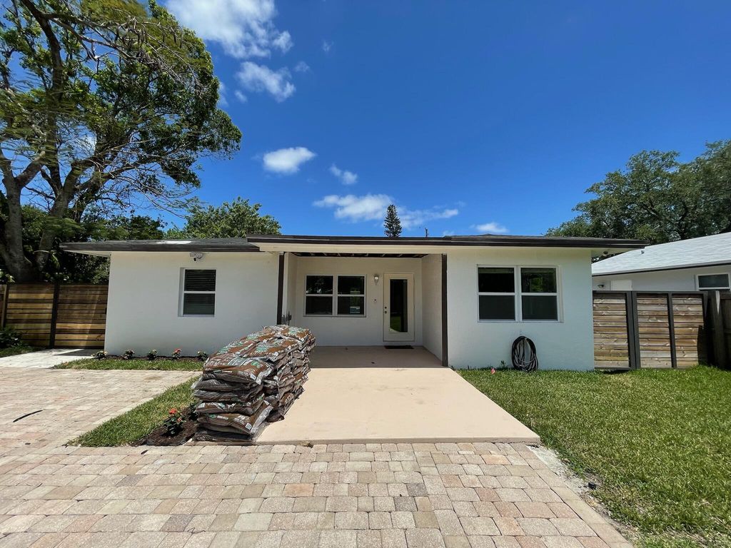 Photo of 1564 SW 28th Terrace #1564, Fort Lauderdale, FL 33312 (MLS # R11122513)