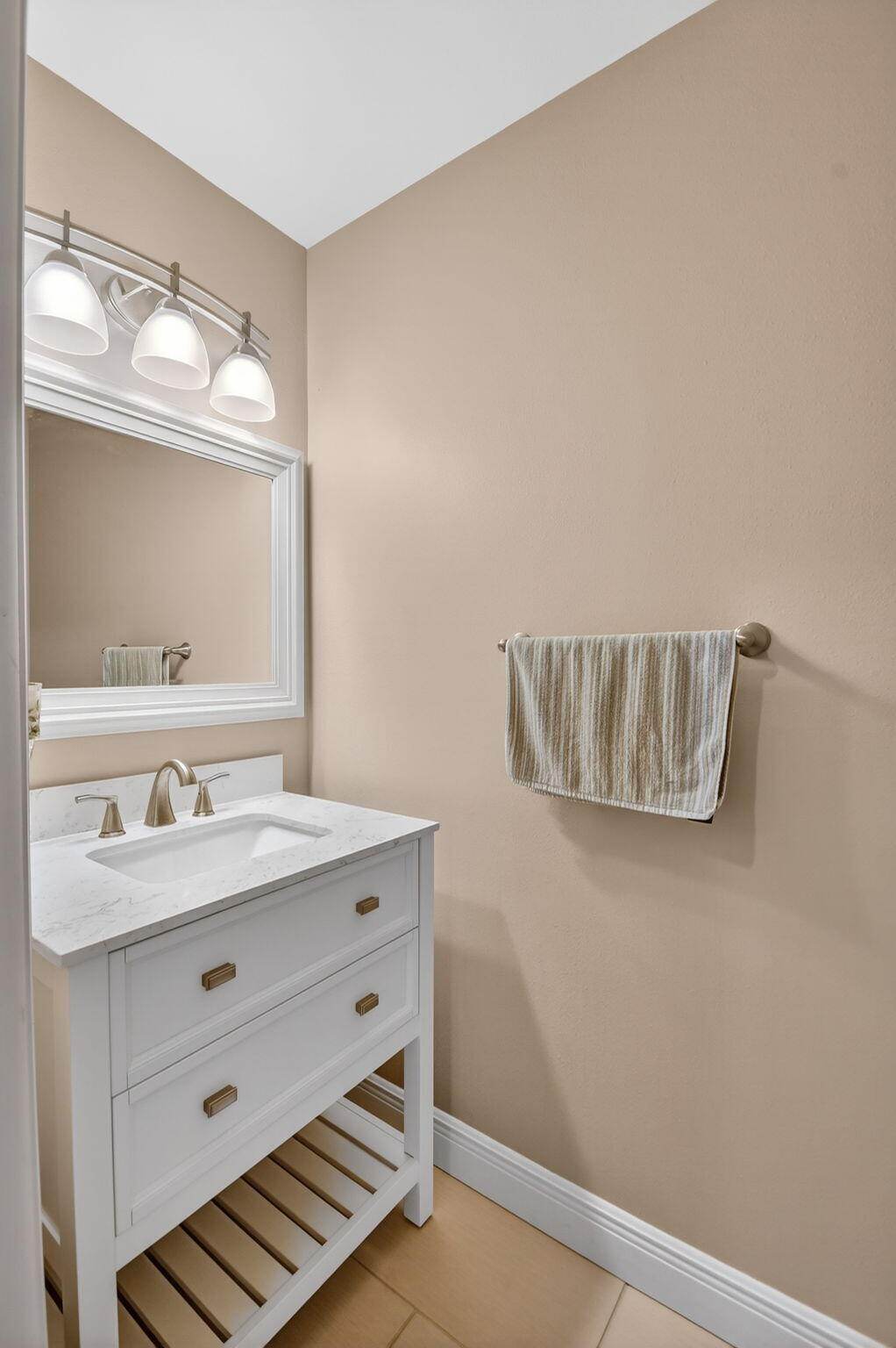 COVERED BRIDGE CONDO - Residential