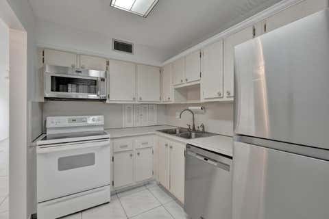 Tiny photo for 4100 TIVOLI Court #304, Lake Worth, FL 33467 (MLS # B26054372)