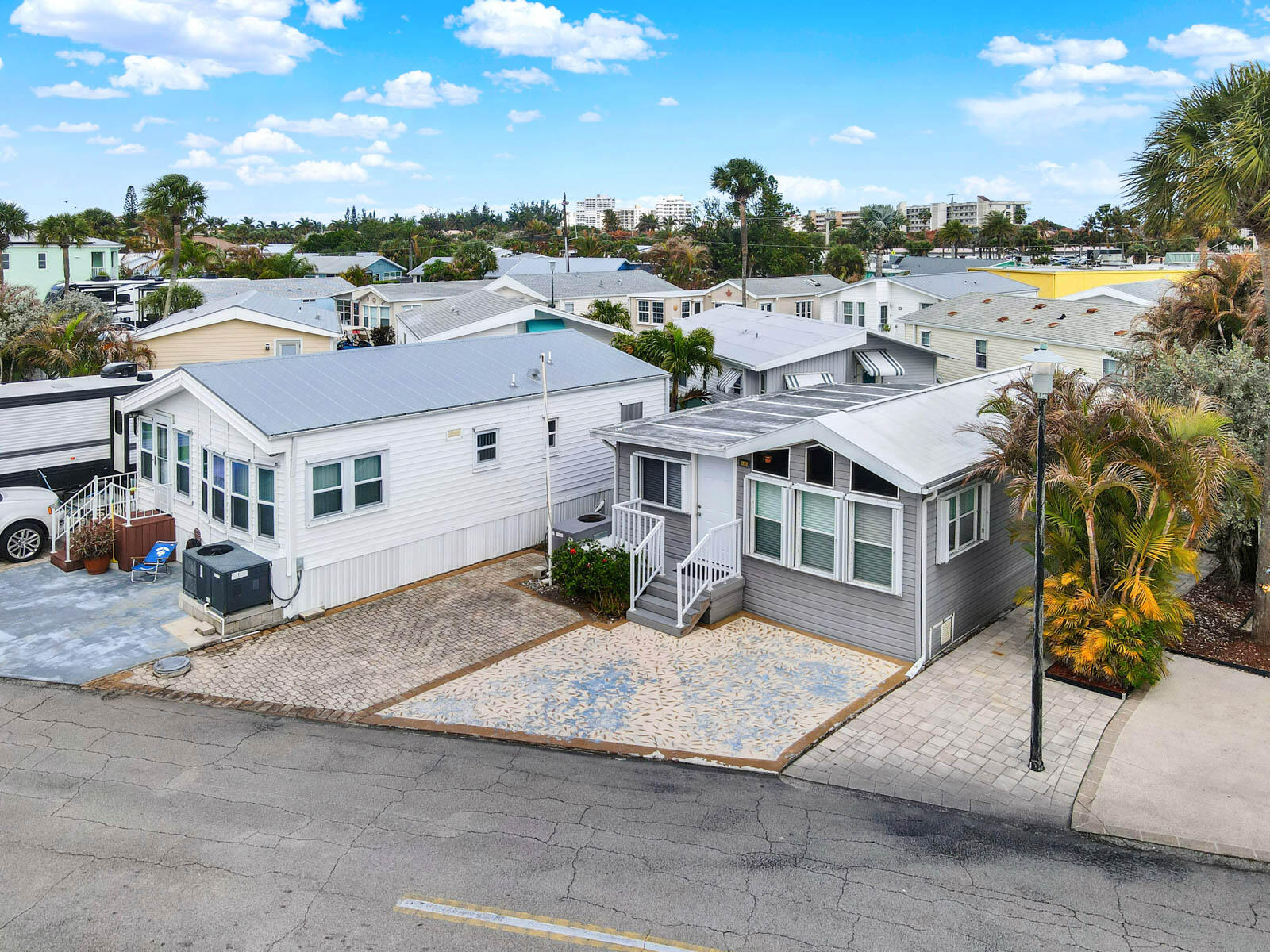 HOLIDAY OUT AT ST LUCIE SECTION B - Residential