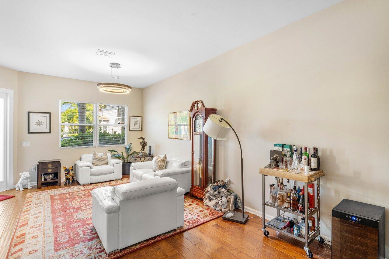 HIGHLAND GROVE ESTATES - Residential