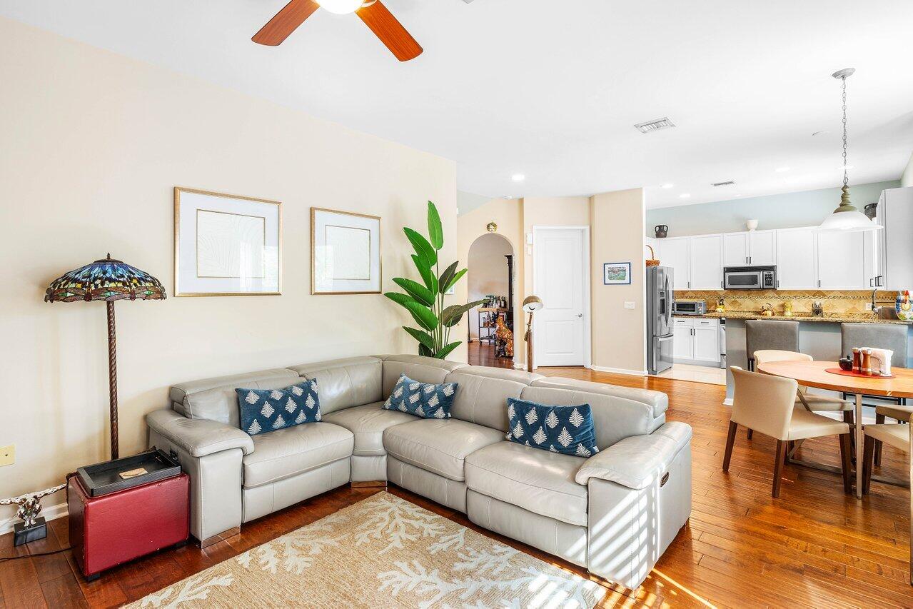 HIGHLAND GROVE ESTATES - Residential