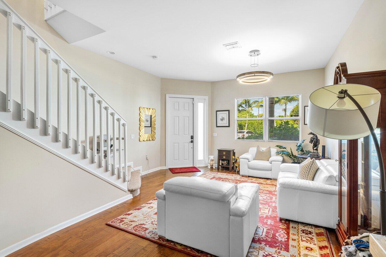 HIGHLAND GROVE ESTATES - Residential