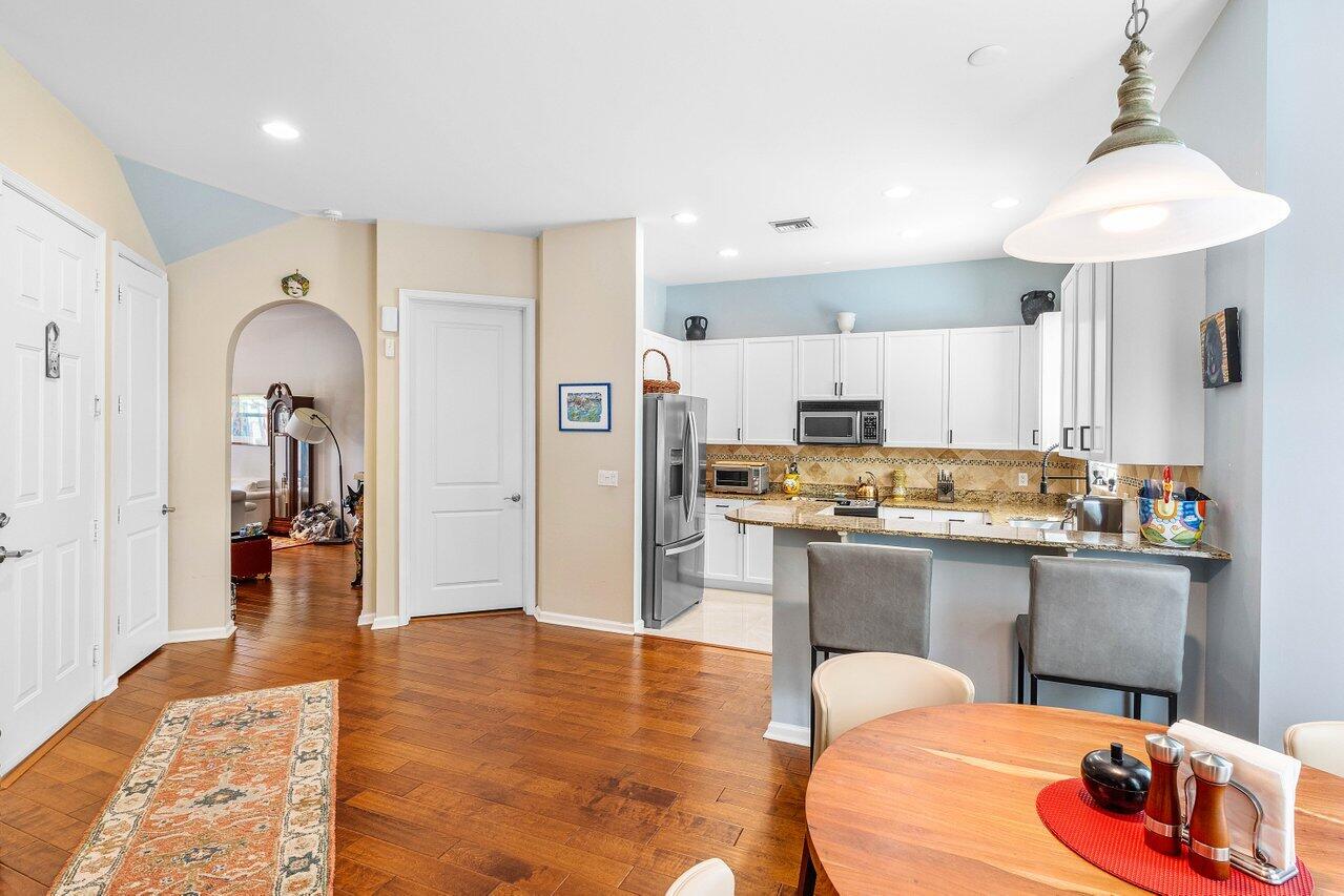 HIGHLAND GROVE ESTATES - Residential